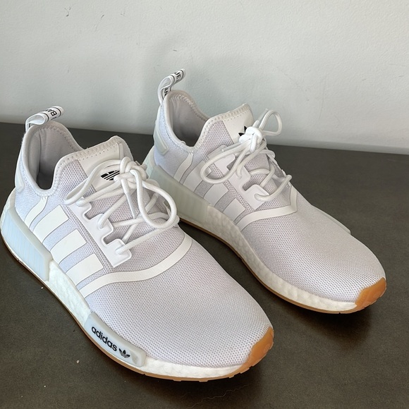 ADIDAS NMD R1 Primeblue Mens:size 8.5 Color: white gum Style: GZ9260 - Picture 4 of 12